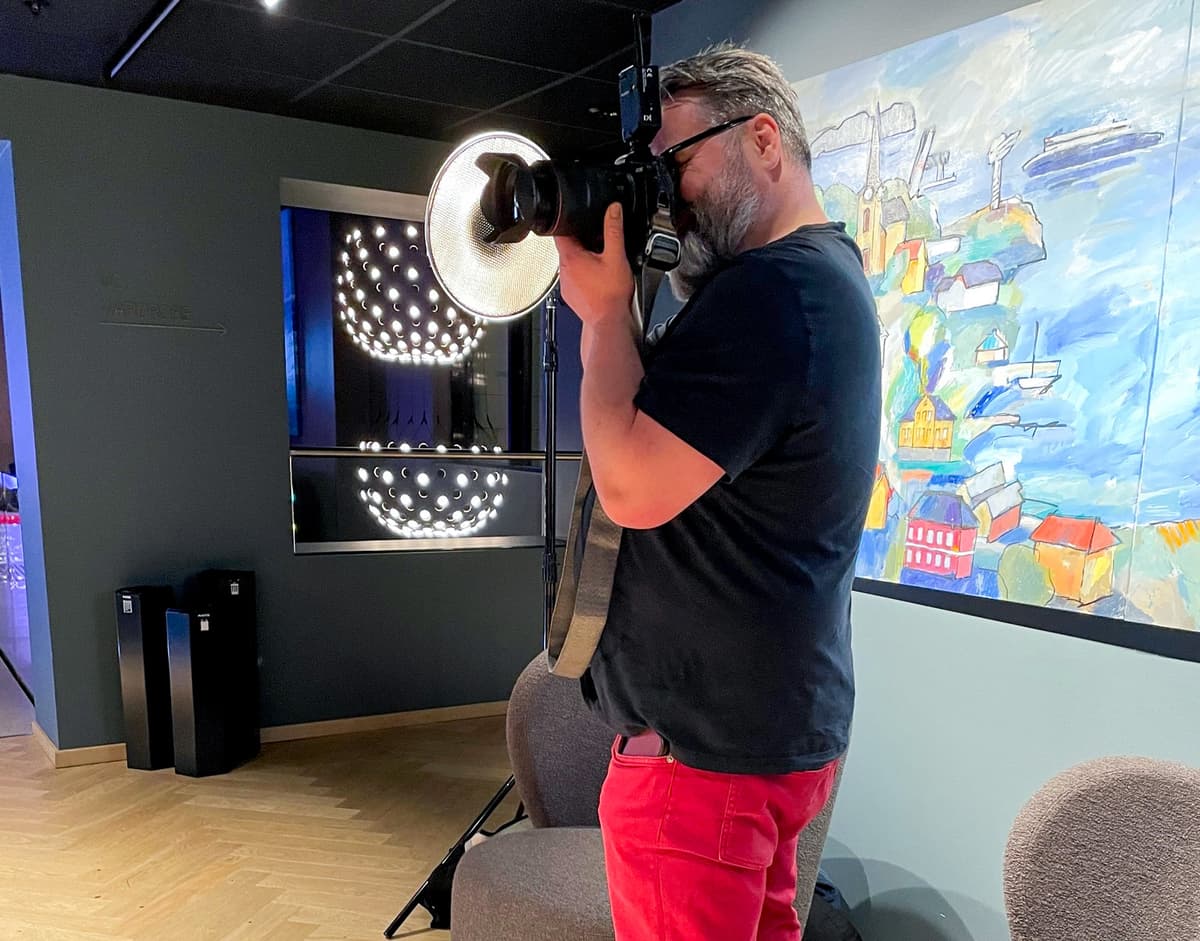 Profesjonell bedriftsfotografering i Vestfold - Produktfoto, portrettfoto og arrangementsfotografering